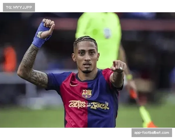 拉菲尼亚表达强烈不满情绪 巴西前锋成巴萨抗议声音 拉菲尼亚表达强烈不满情绪 巴西前锋成巴萨抗议声音